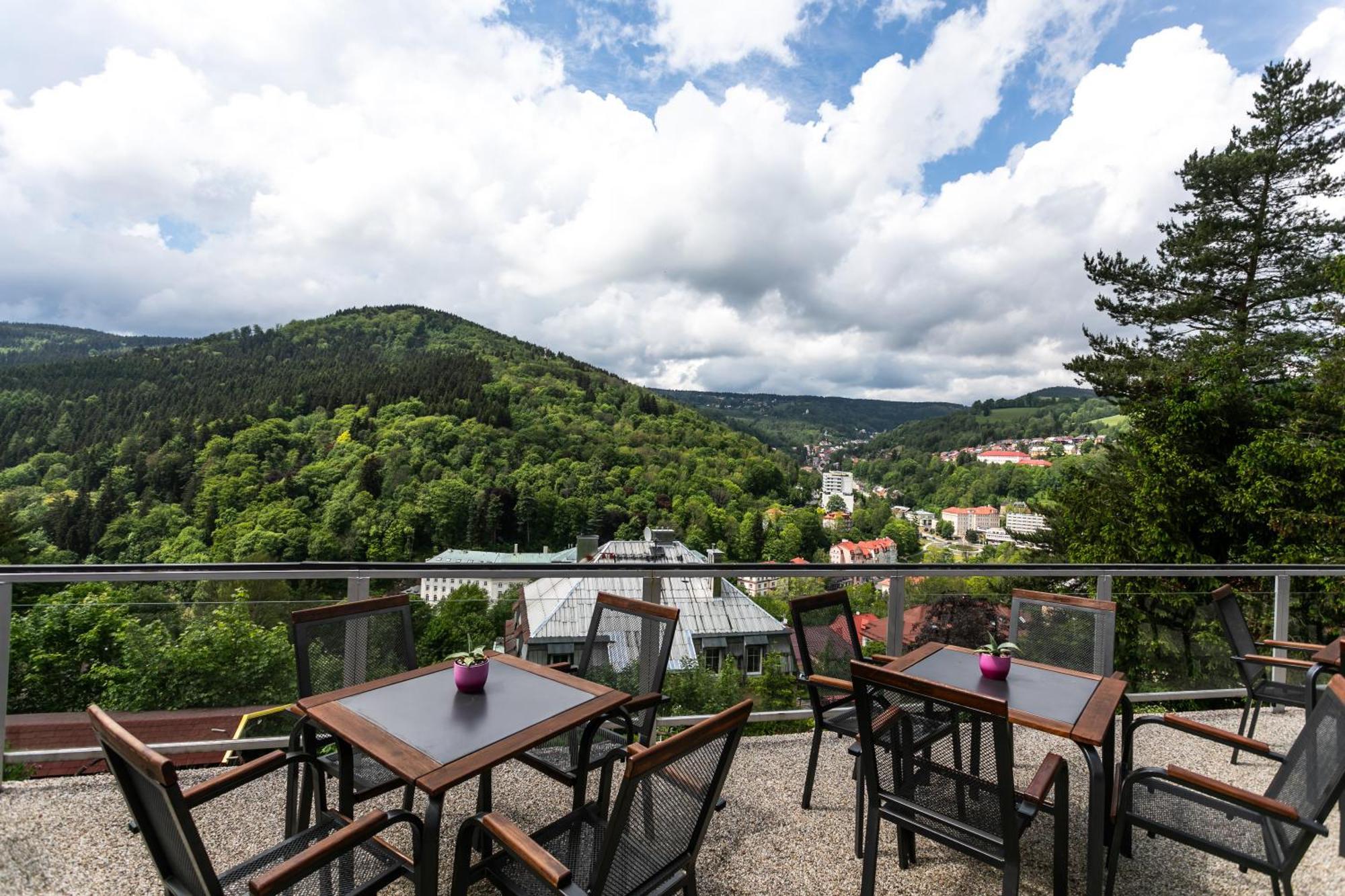 Hotel Panorama ยาคีมอฟ ภายนอก รูปภาพ