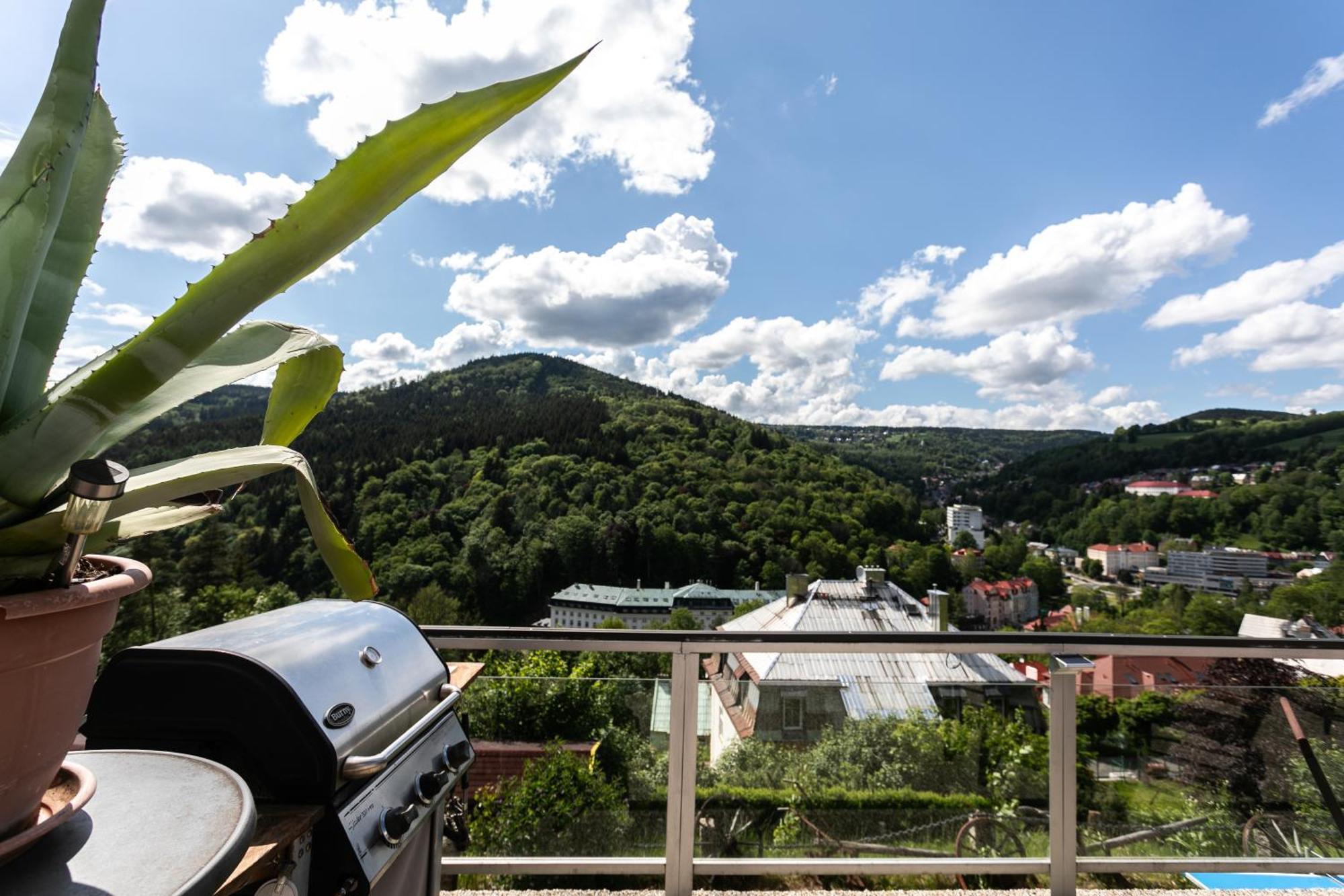 Hotel Panorama ยาคีมอฟ ภายนอก รูปภาพ